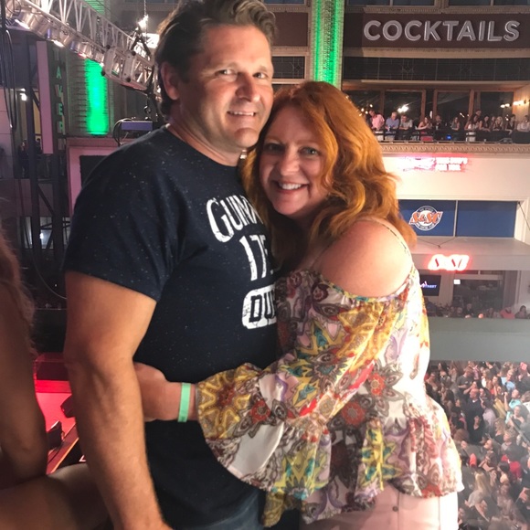 Meet your Posher, Debra - Picture 3 of 4